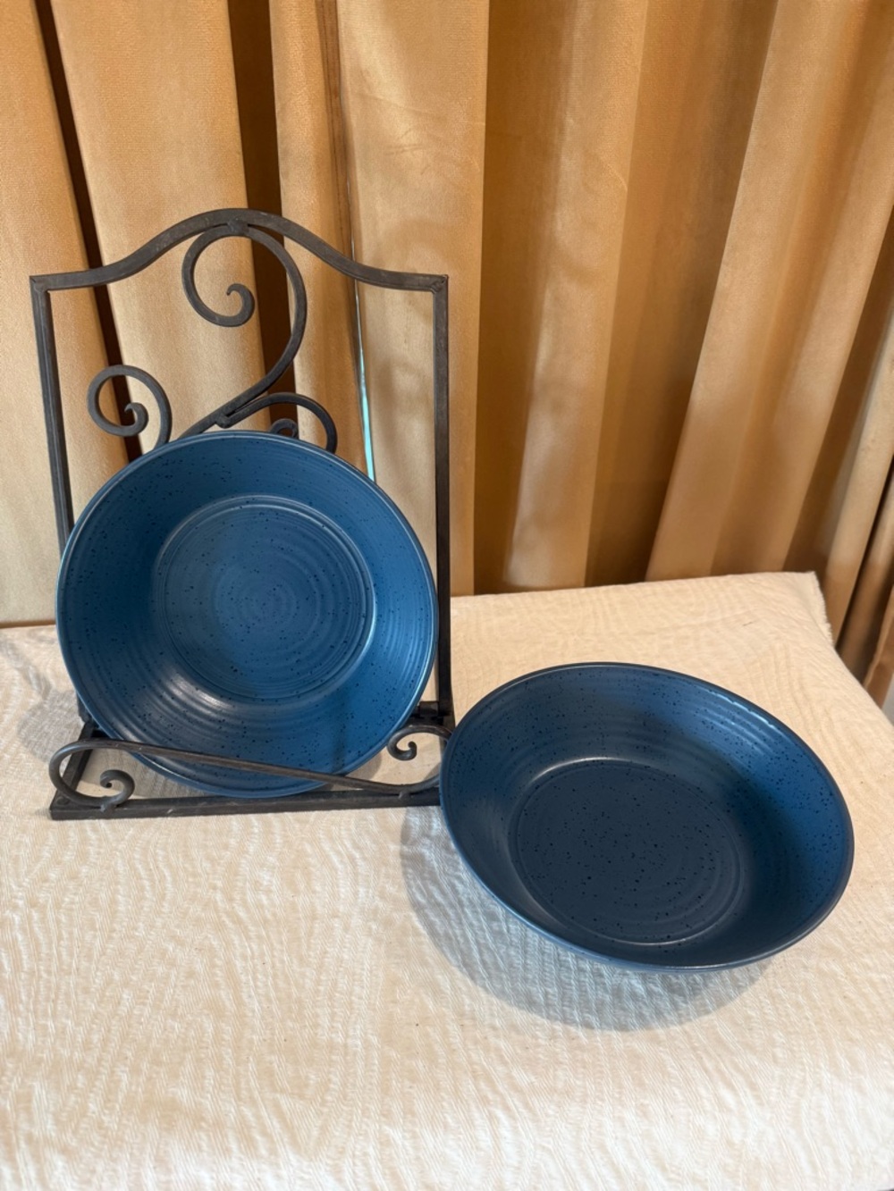 Bee & Willow Navy Blue Salad/Soup Bowls – Set of 2